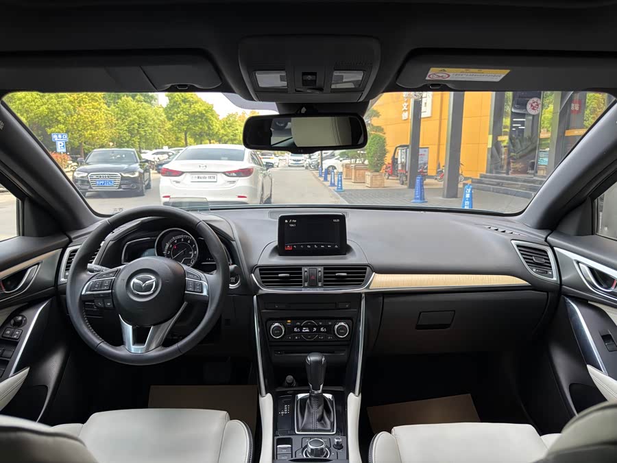 Mazda CX-4 2016 — фото 12
