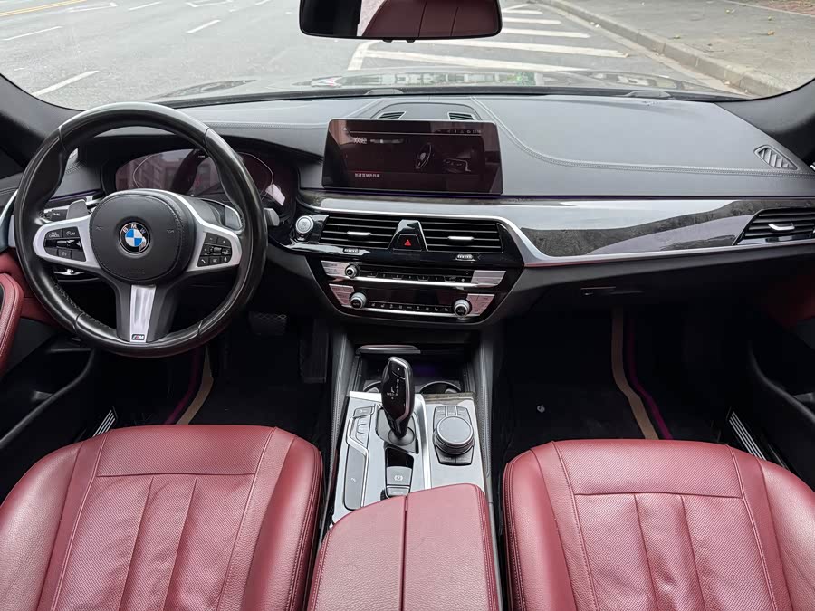 BMW 5 Series 2020 — фото 10