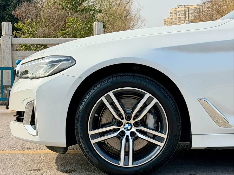 BMW 5 Series 2021