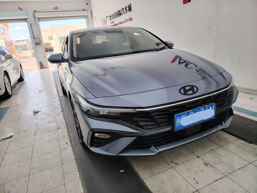 Hyundai Elantra 2023