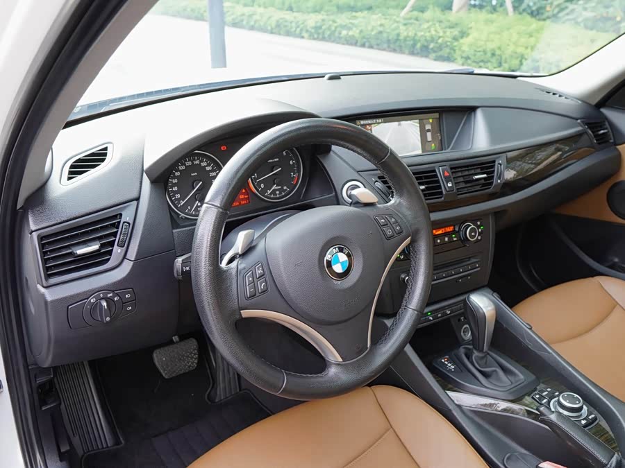 BMW X1 2010 — фото 14
