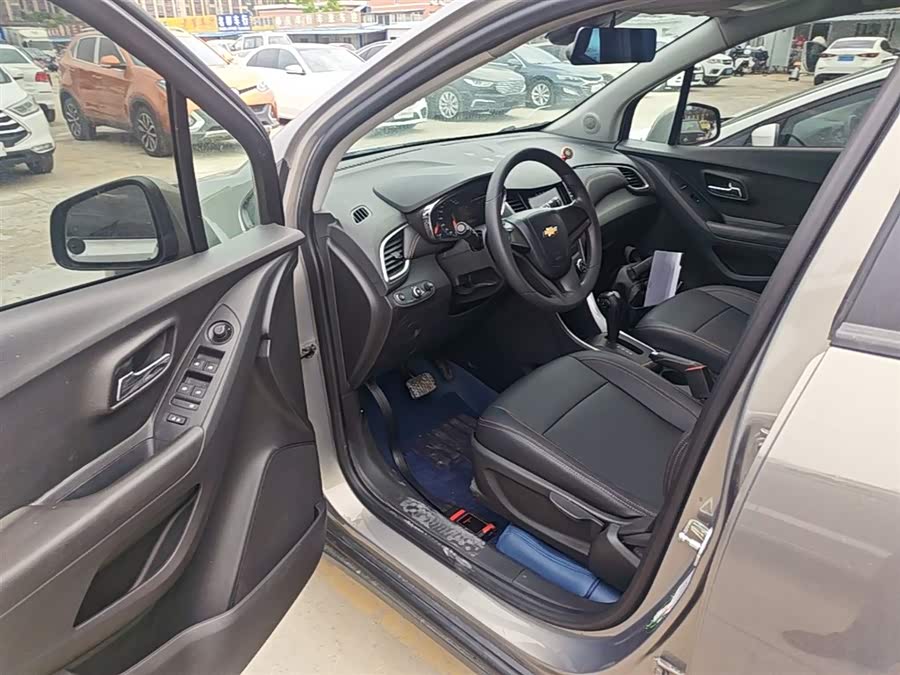 Chevrolet Trax 2018 — фото 16