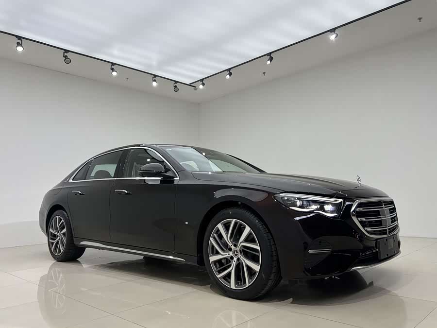 Mercedes-Benz E-Class 2024
