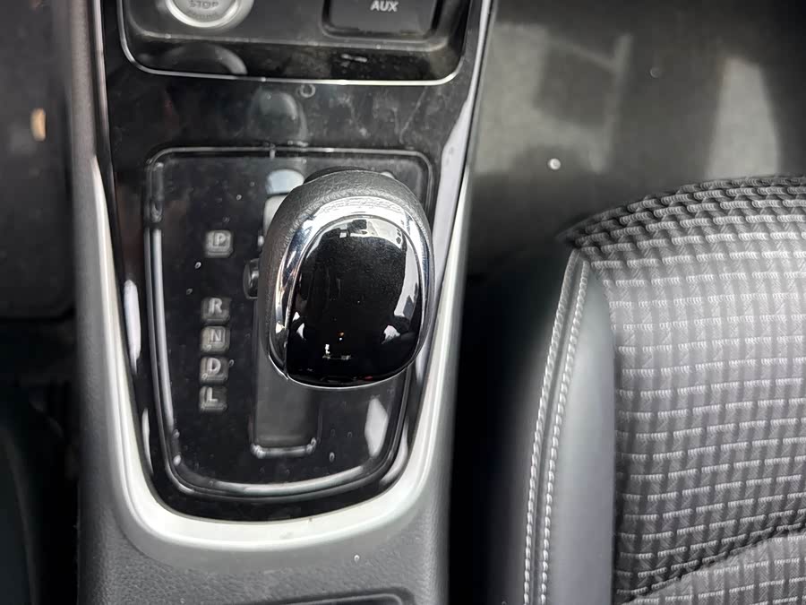 Nissan Tiida 2016 — фото 14