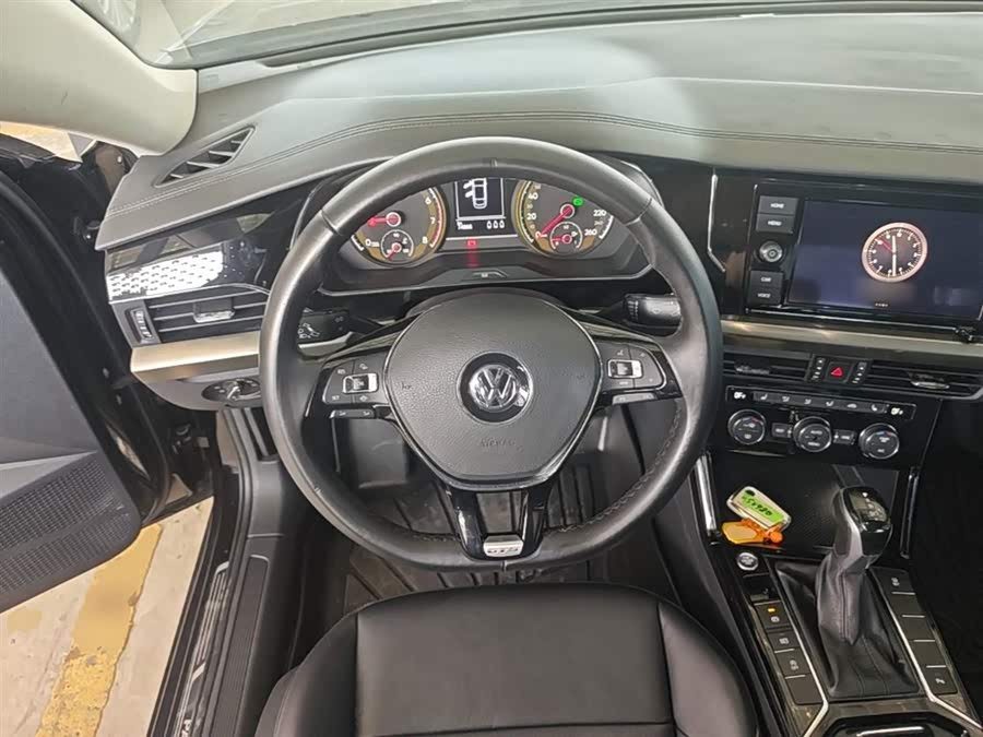 Volkswagen Passat 2019 — фото 11