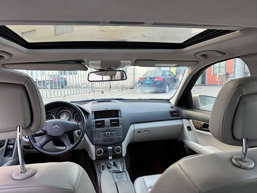 Mercedes-Benz C-Class 2010