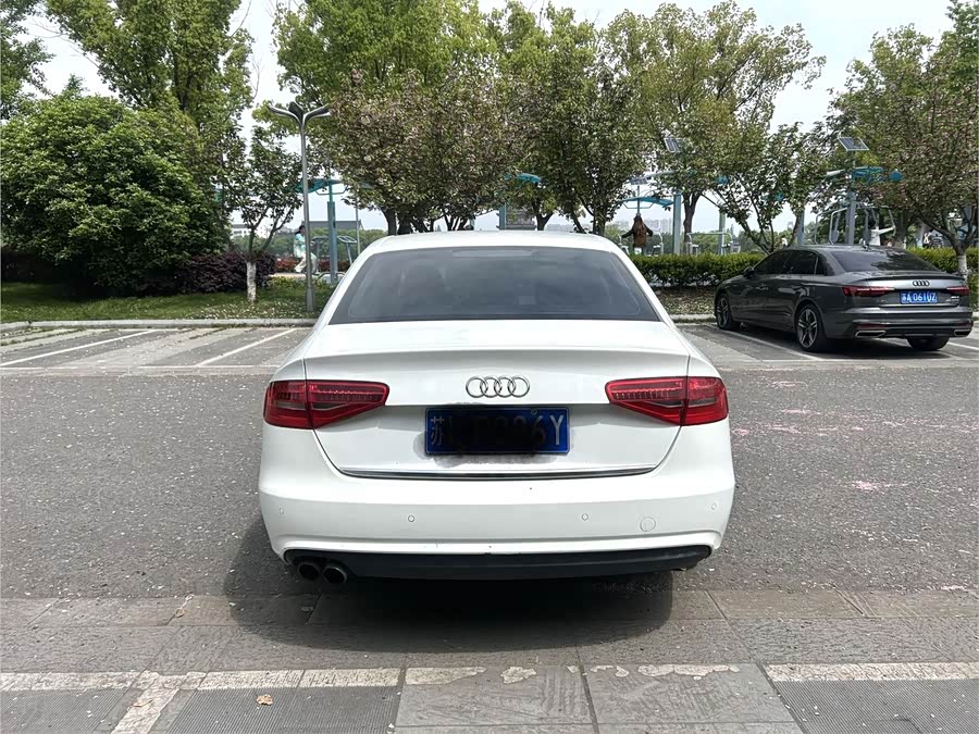 Audi A4L 2016