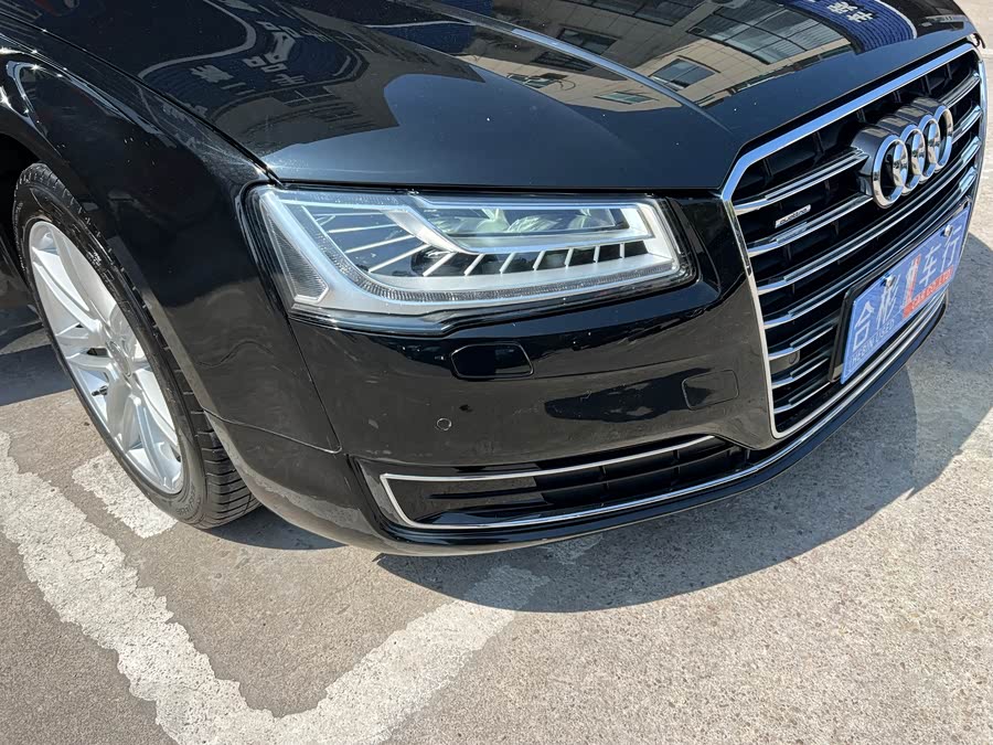 Audi A8 2017 — фото 18