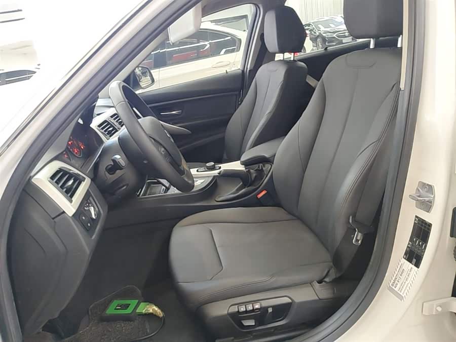 BMW 3 Series 2015 — фото 15