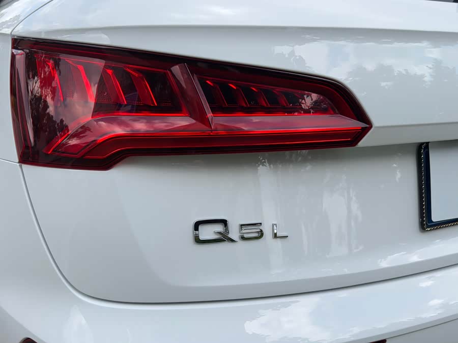 Audi Q5L 2018 — фото 21