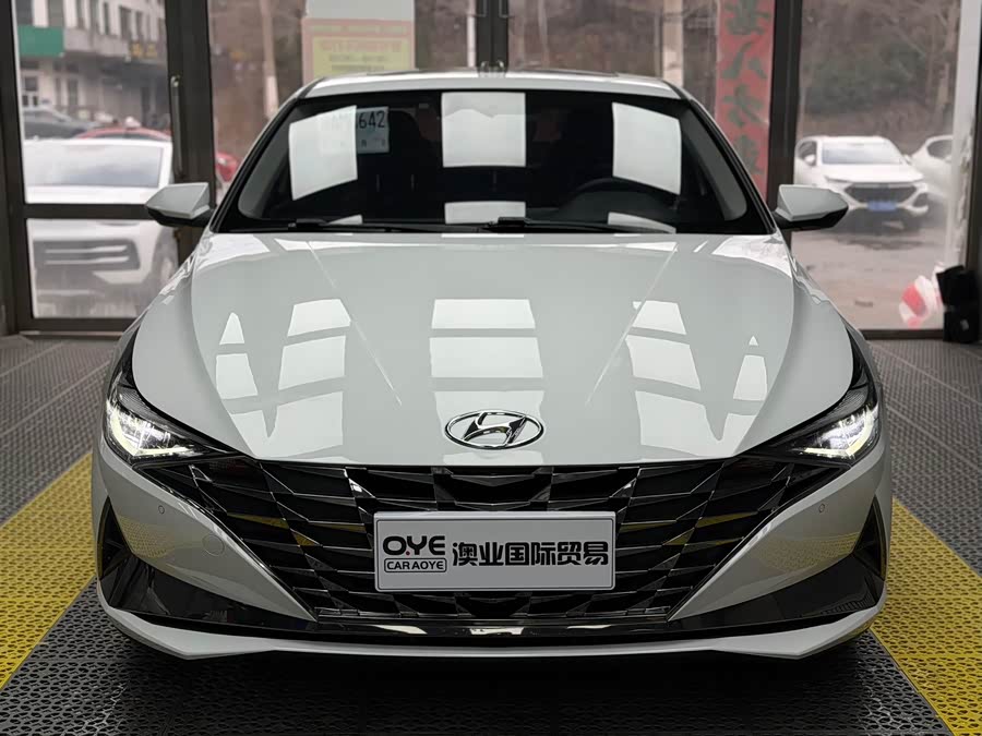 Hyundai Elantra 2022
