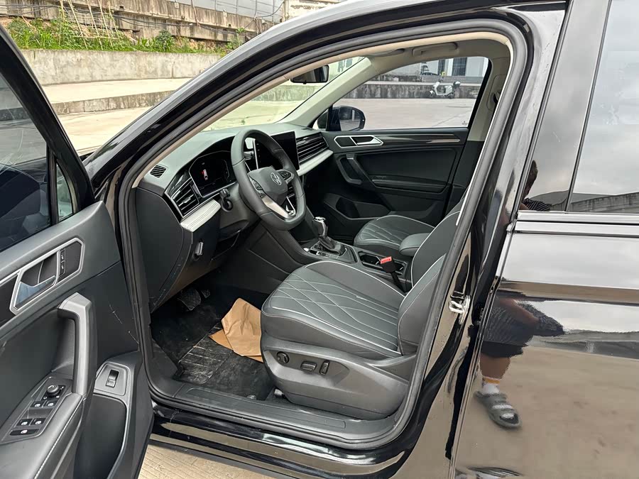 Volkswagen Tiguan L 2025