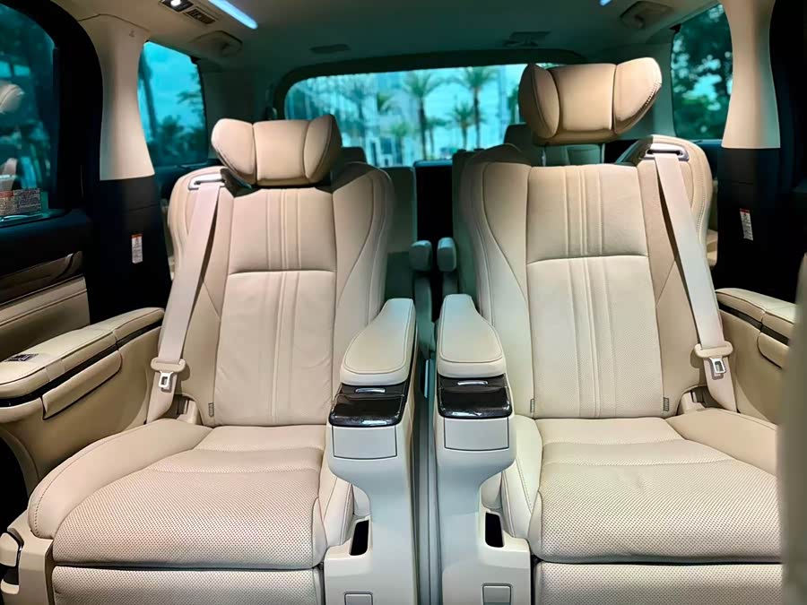 Toyota Alphard 2021 — фото 11