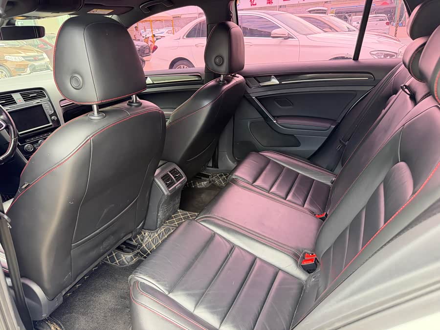 Volkswagen Golf GTI 2016