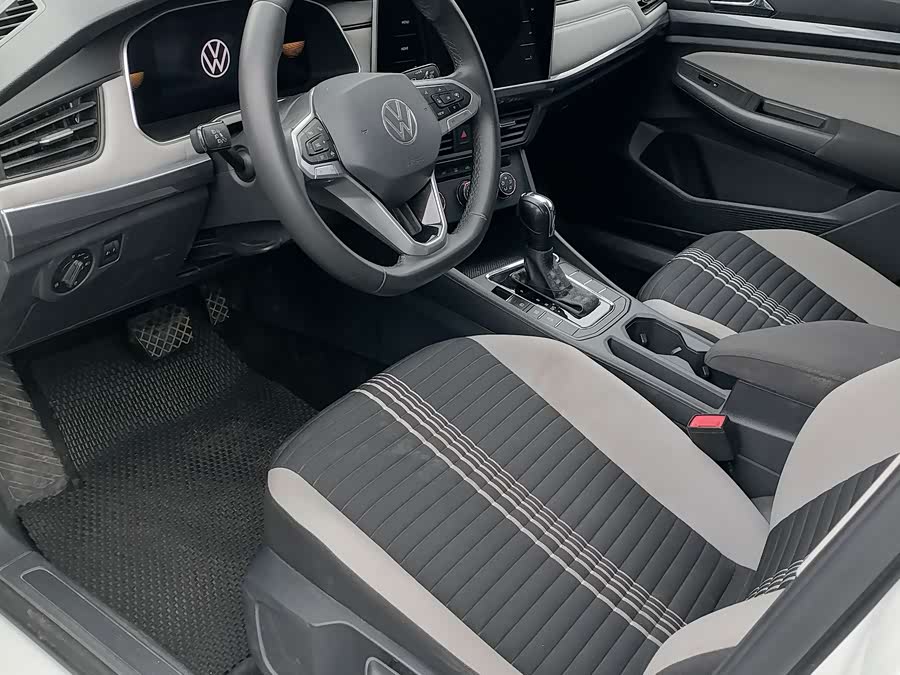 Volkswagen Bora 2023