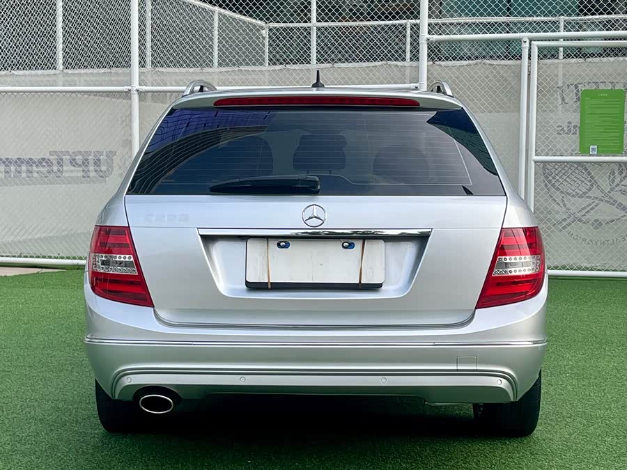Mercedes-Benz C-Class 2011