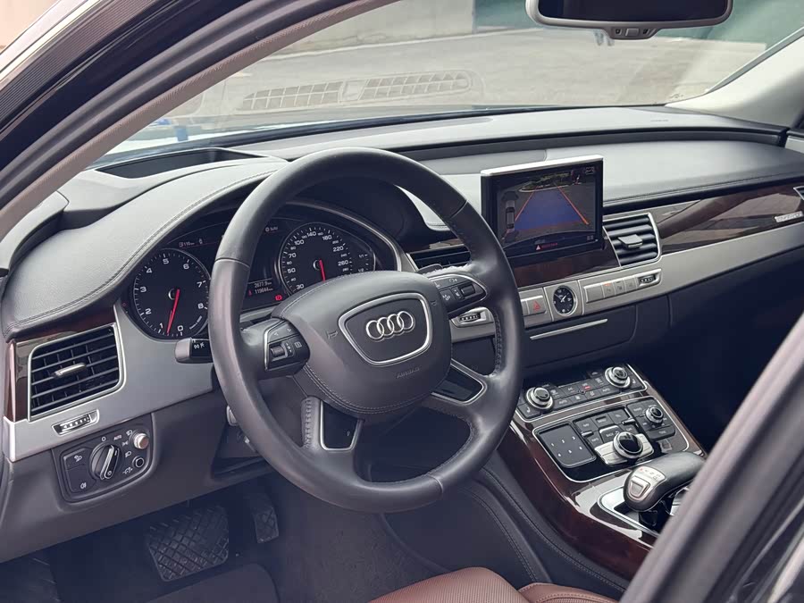 Audi A8 2014 — фото 13