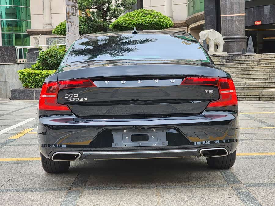 Volvo S90 2018