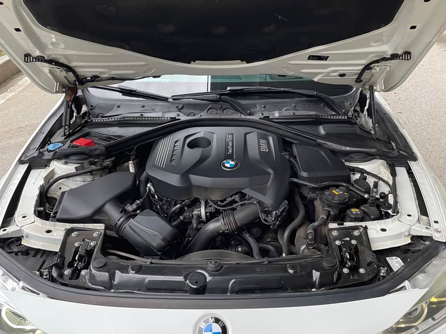 BMW 3 Series 2018 — фото 16