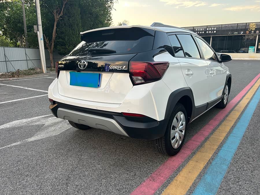 Toyota Yaris L 2021