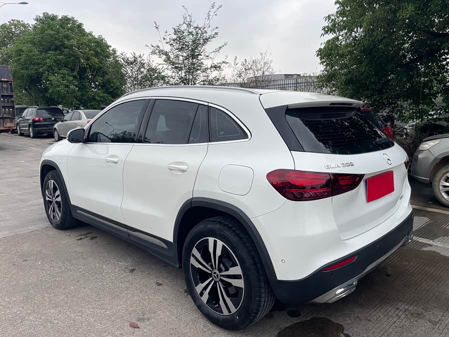 Mercedes-Benz GLA 2024 — фото 9