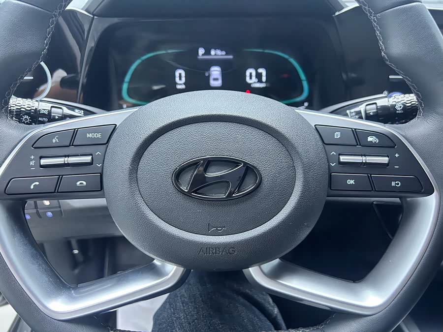 Hyundai Elantra 2023