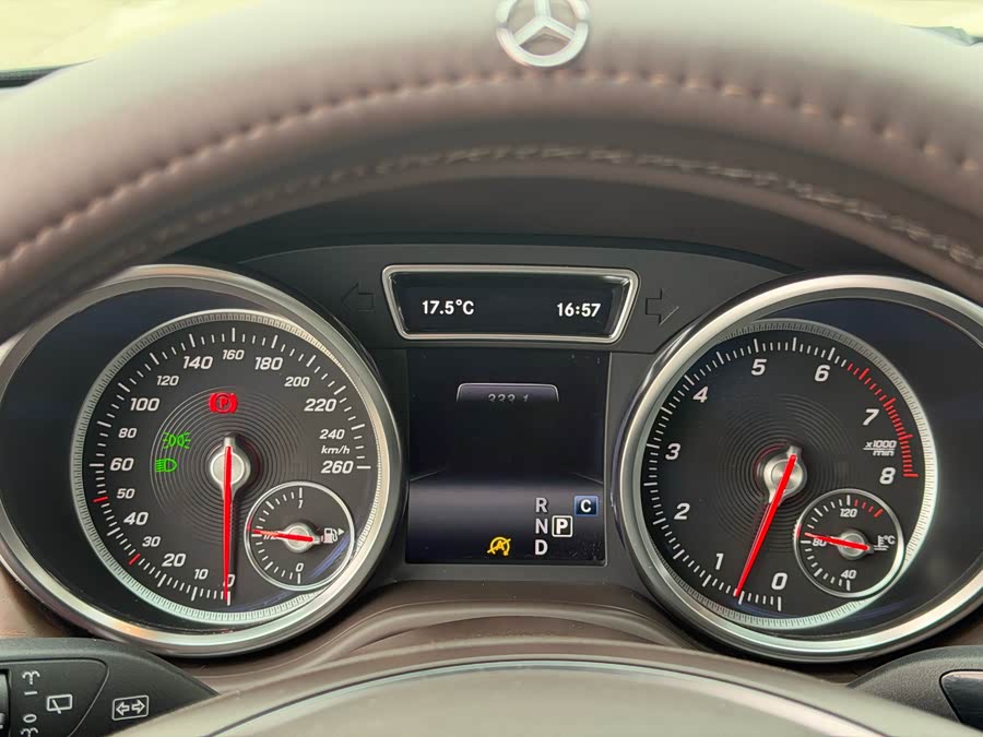 Mercedes-Benz GLE 2017 — фото 18