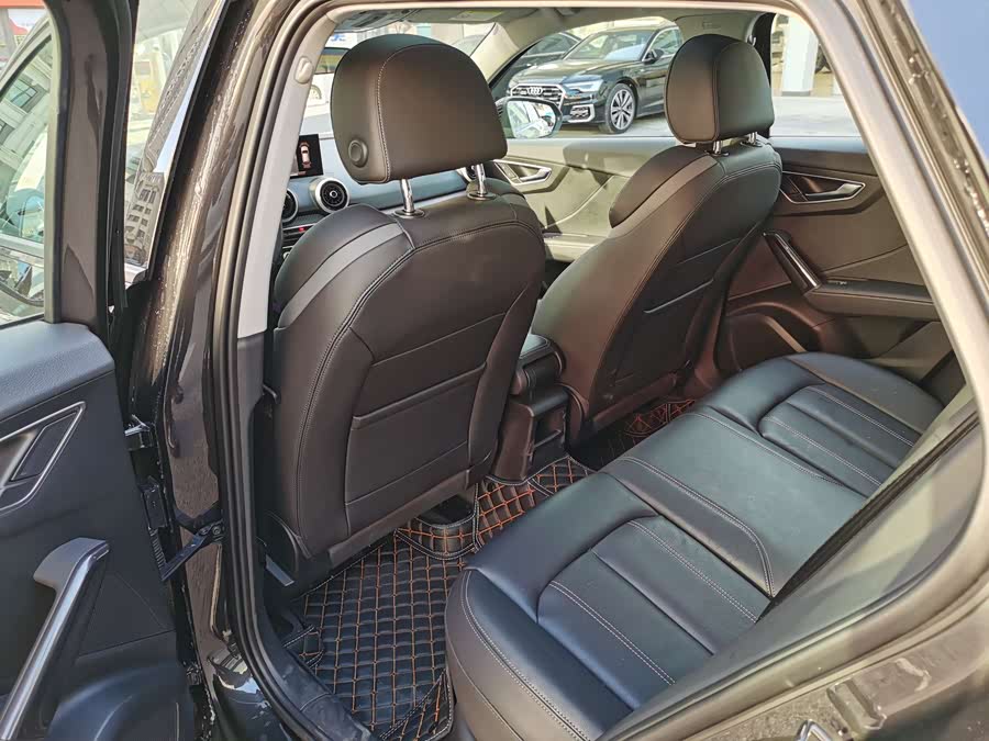 Audi Q2L 2023