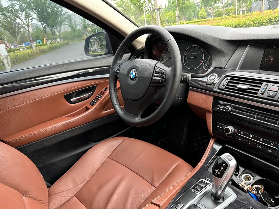 BMW 5 Series 2014 — фото 13
