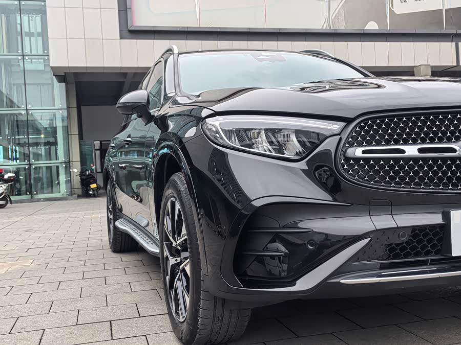 Mercedes-Benz GLC 2023