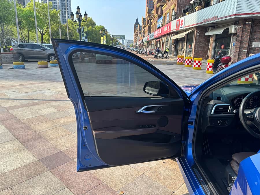 BMW 1 Series 2020 — фото 16