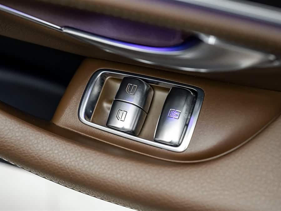Mercedes-Benz E-Class 2020 — фото 33