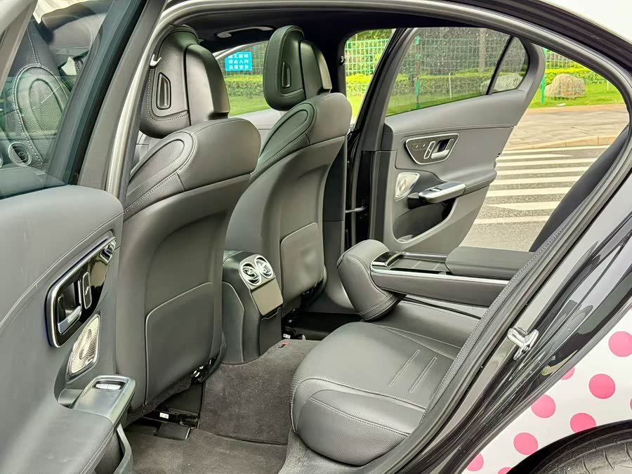 Mercedes-Benz C-Class 2023 — фото 8