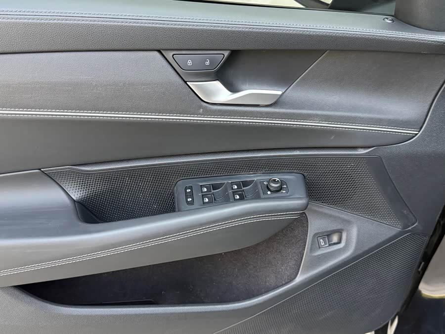 Volkswagen Passat 2025