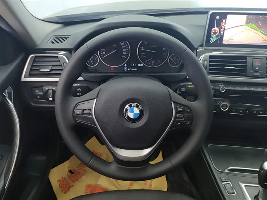 BMW 3 Series 2017 — фото 15