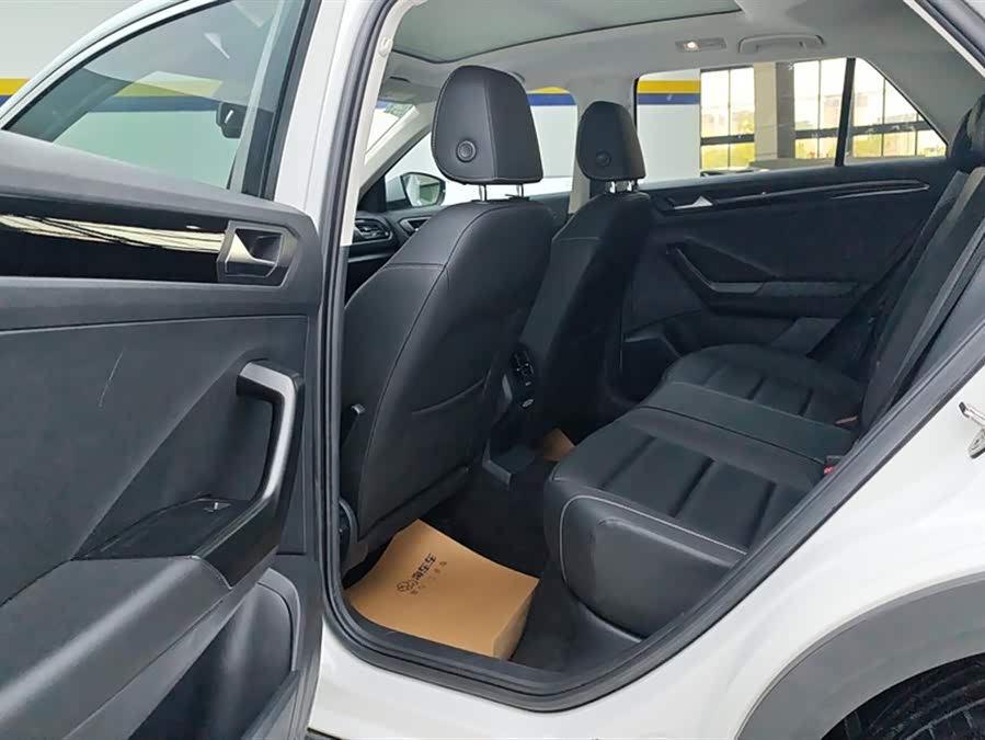 Volkswagen T-Roc 2020 — фото 11