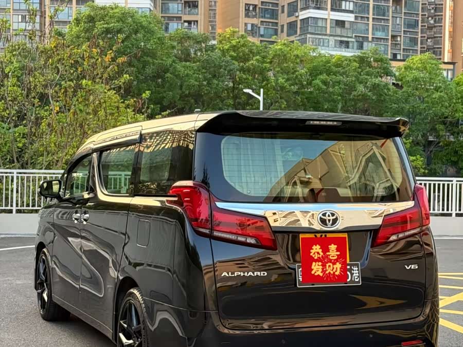 Toyota Alphard 2018 — фото 26