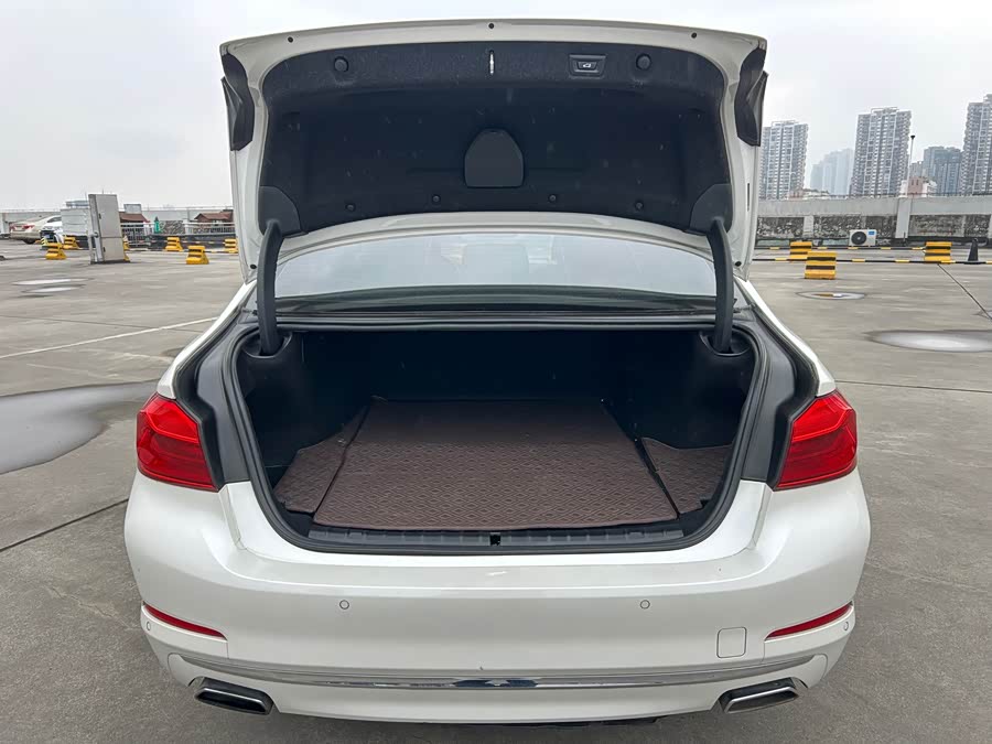 BMW 5 Series New Energy 2019 — фото 13