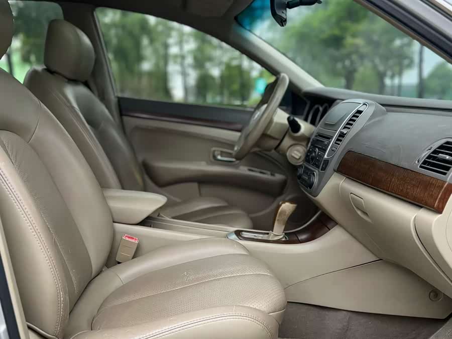 Nissan Sylphy 2012