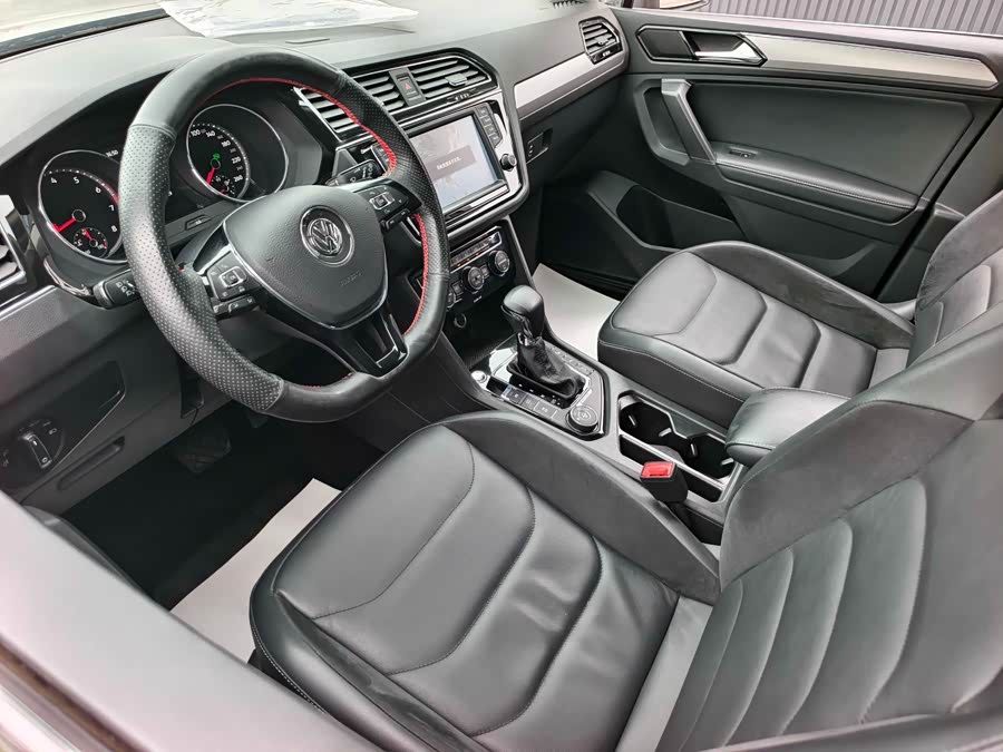 Volkswagen Tiguan L 2017 — фото 10