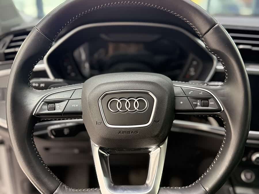 Audi Q3 2022 — фото 8