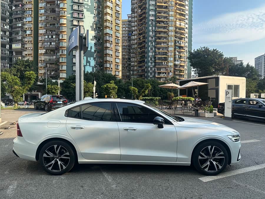 Volvo S60 2024