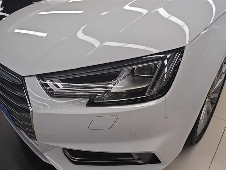 Audi A4L 2018 — фото 24