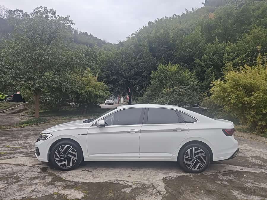 Volkswagen Sagitar 2023