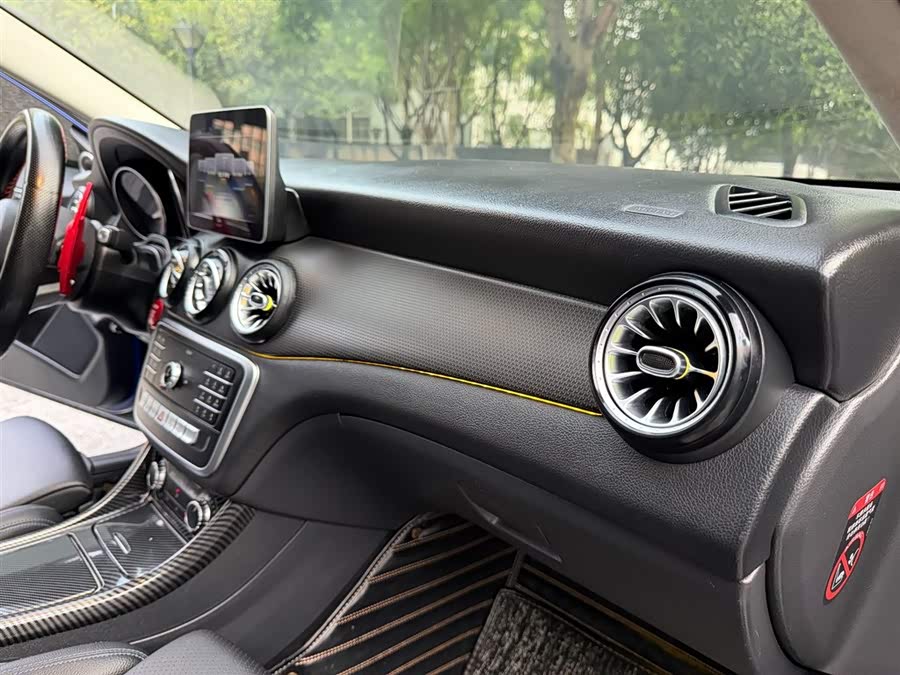 Mercedes-Benz GLA 2018 — фото 18