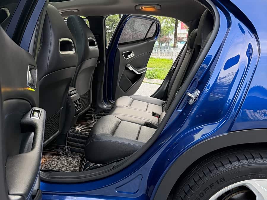 Mercedes-Benz GLA 2018 — фото 12