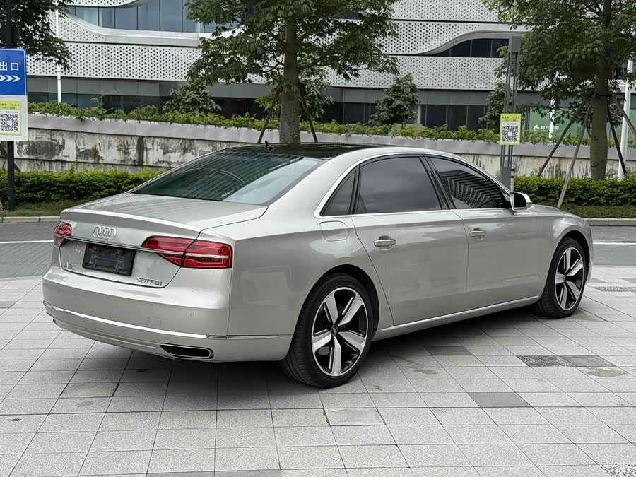 Audi A8 2014