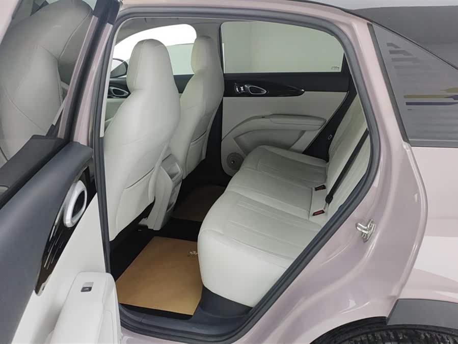 Geely Galaxy Starwish 2025 — фото 11