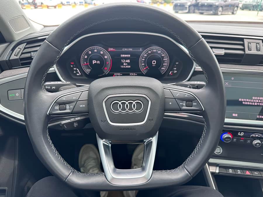 Audi Q3 2023 — фото 15