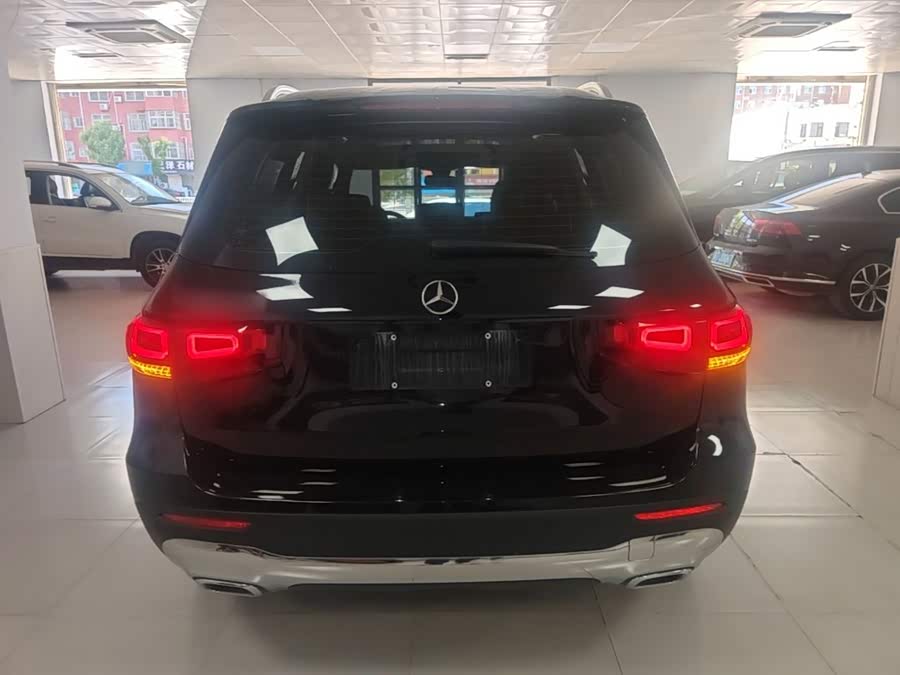 Mercedes-Benz GLB 2023